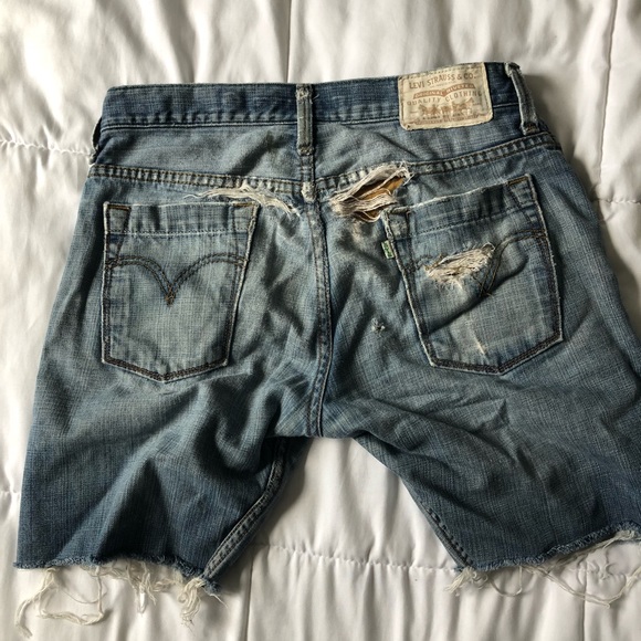 Vintage Levi’s cutoff shorts - Picture 2 of 2